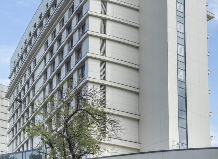 Гостиничный комплекс «Hampton by Hilton»